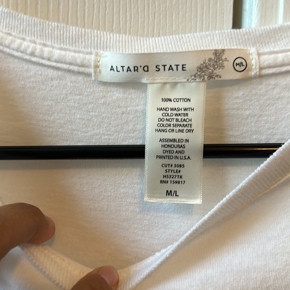 Altar’d state T shirt - Picture 2 of 3